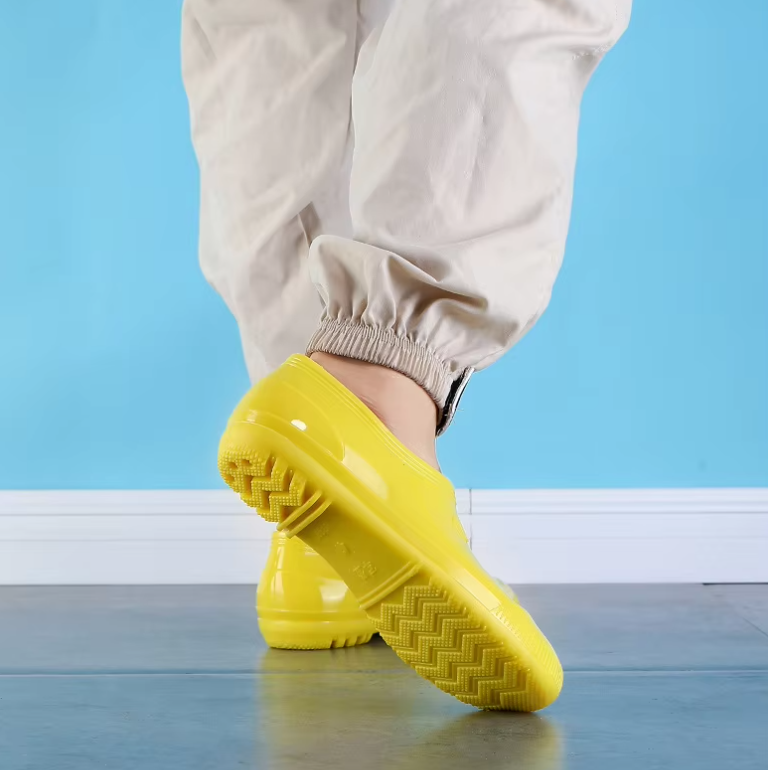 Wear-Resistant Insulated Boots